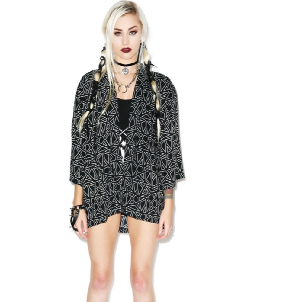 Pentagram Kimono by MOTEL
